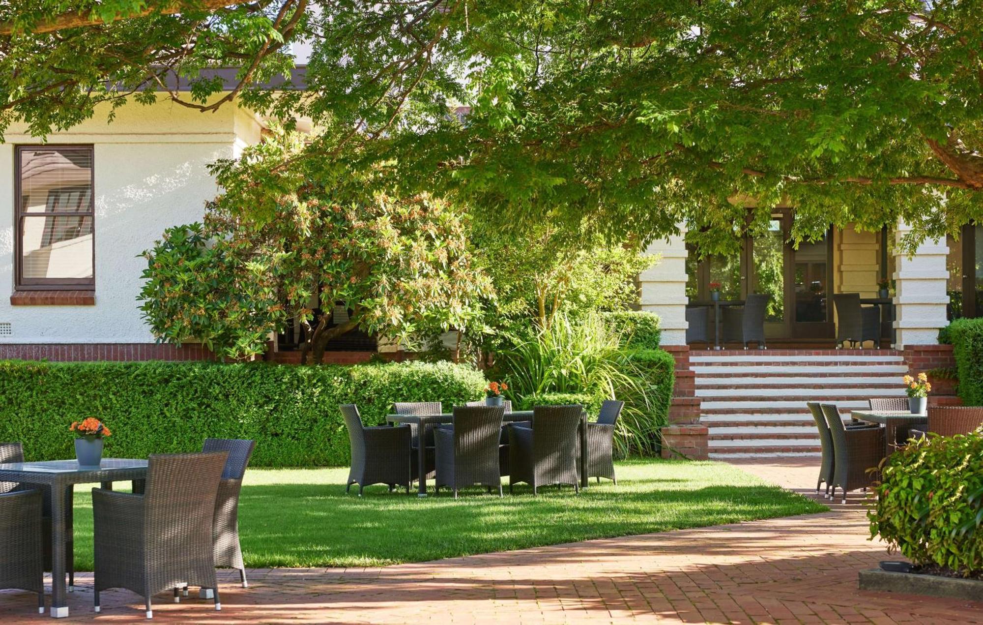 Hyatt Hotel Canberra - A Park Hyatt Hotel Exterior foto